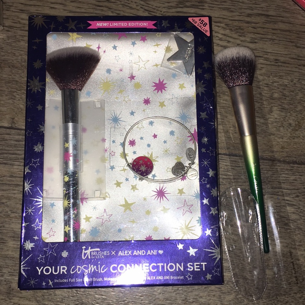 Too faced brush set bundle, bnib